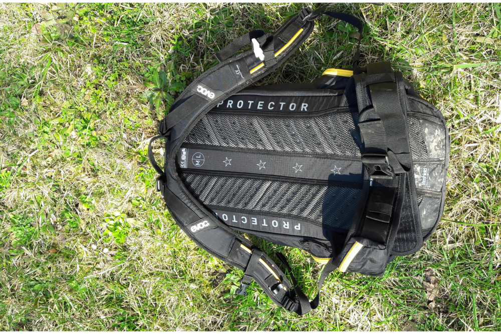 easycycle teste pour vous : Sac &agrave; dos EVOC FR TRAIL BLACKLINE